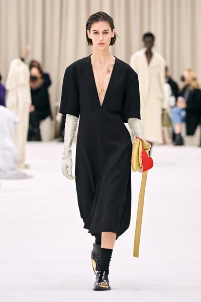 Look 19